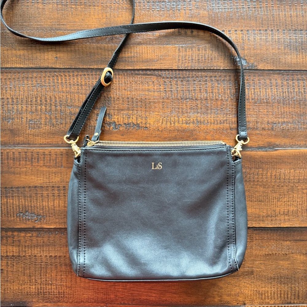 Lo & Sons Black Leather Crossbody Bag